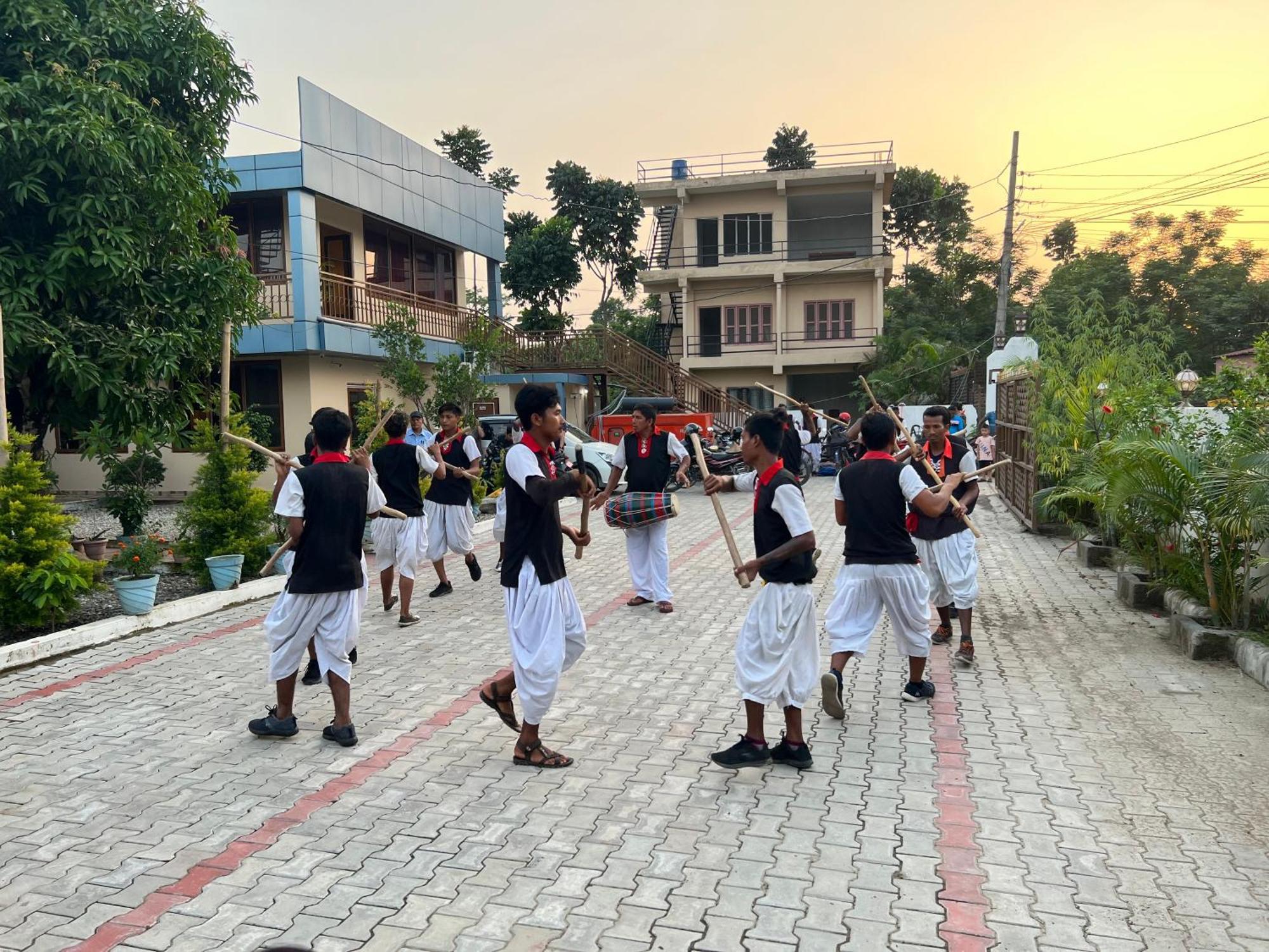 Ama Garden Sauraha Hotel Buitenkant foto
