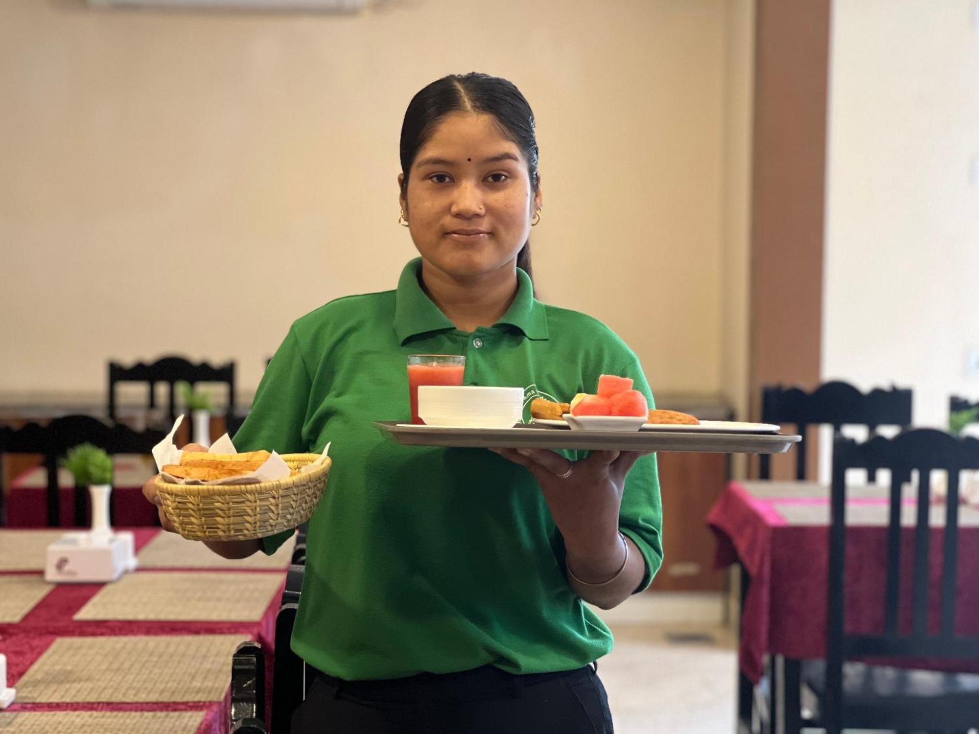 Ama Garden Sauraha Hotel Buitenkant foto