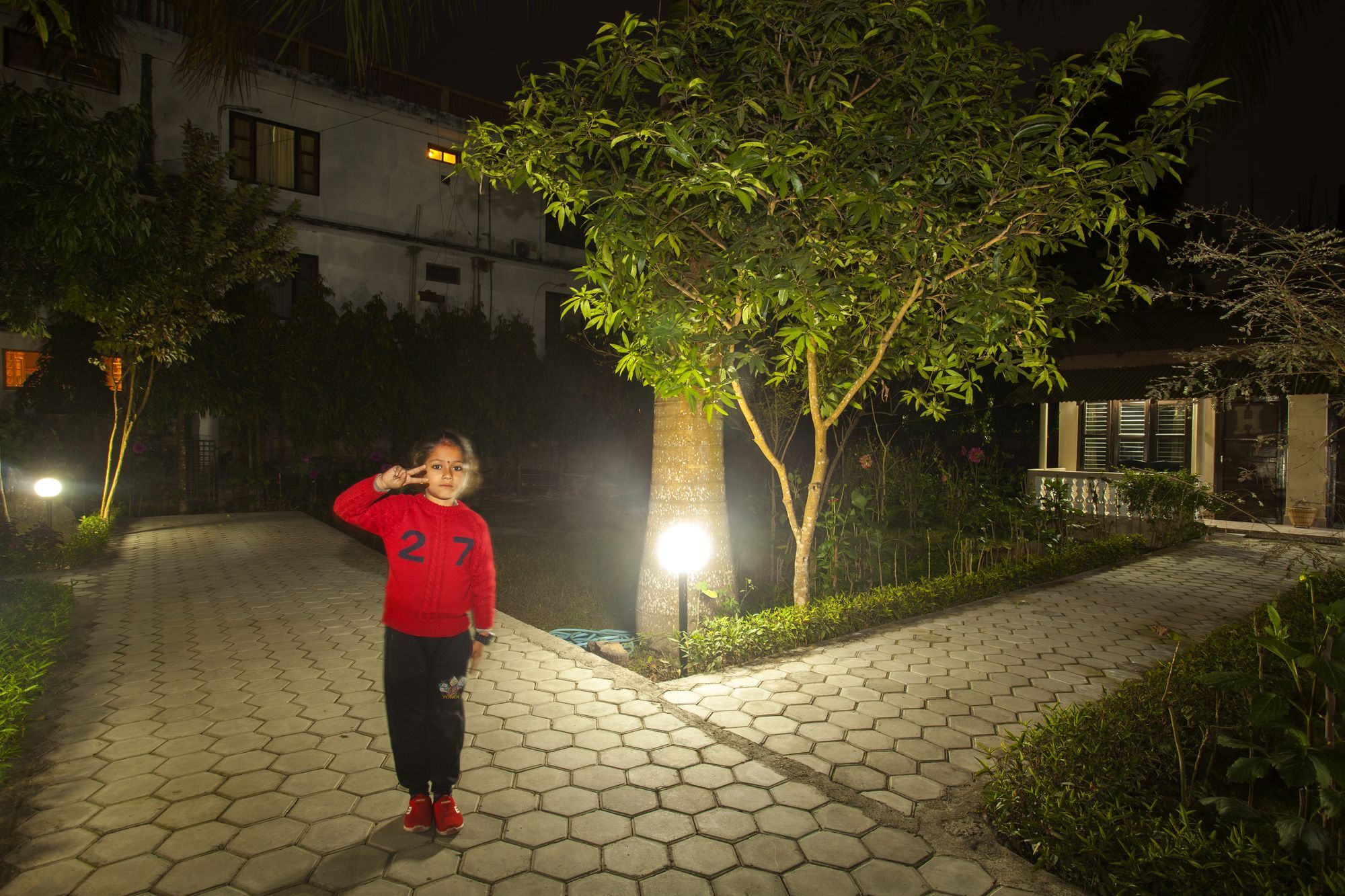 Ama Garden Sauraha Hotel Buitenkant foto