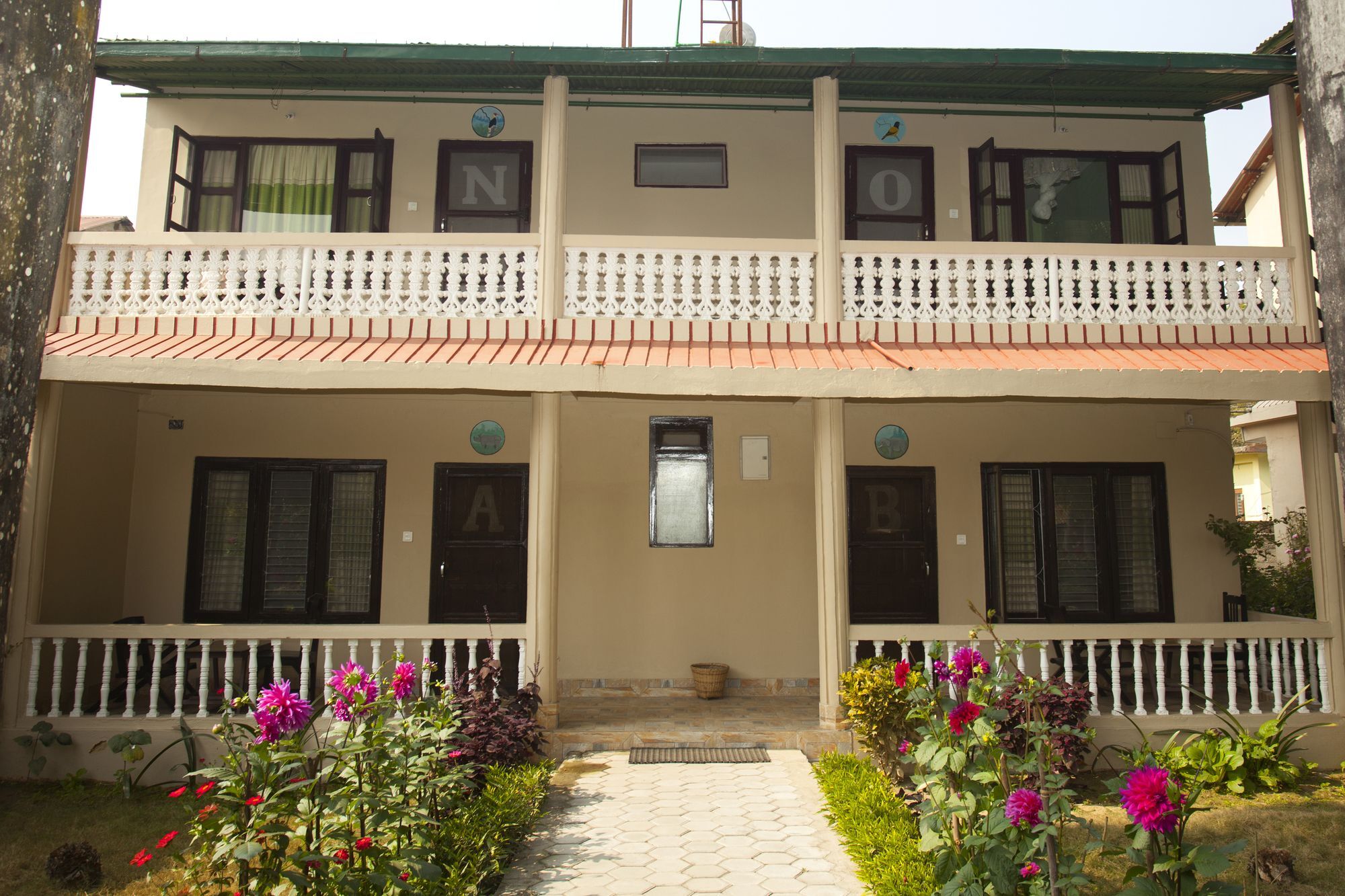 Ama Garden Sauraha Hotel Buitenkant foto
