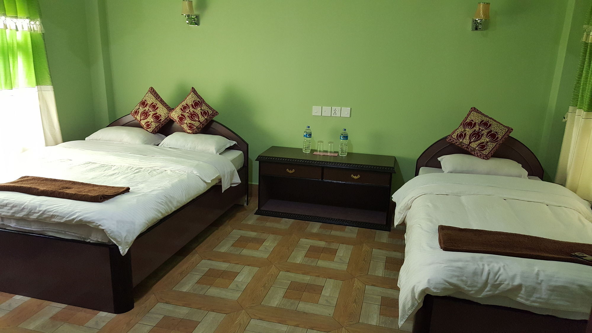 Ama Garden Sauraha Hotel Buitenkant foto
